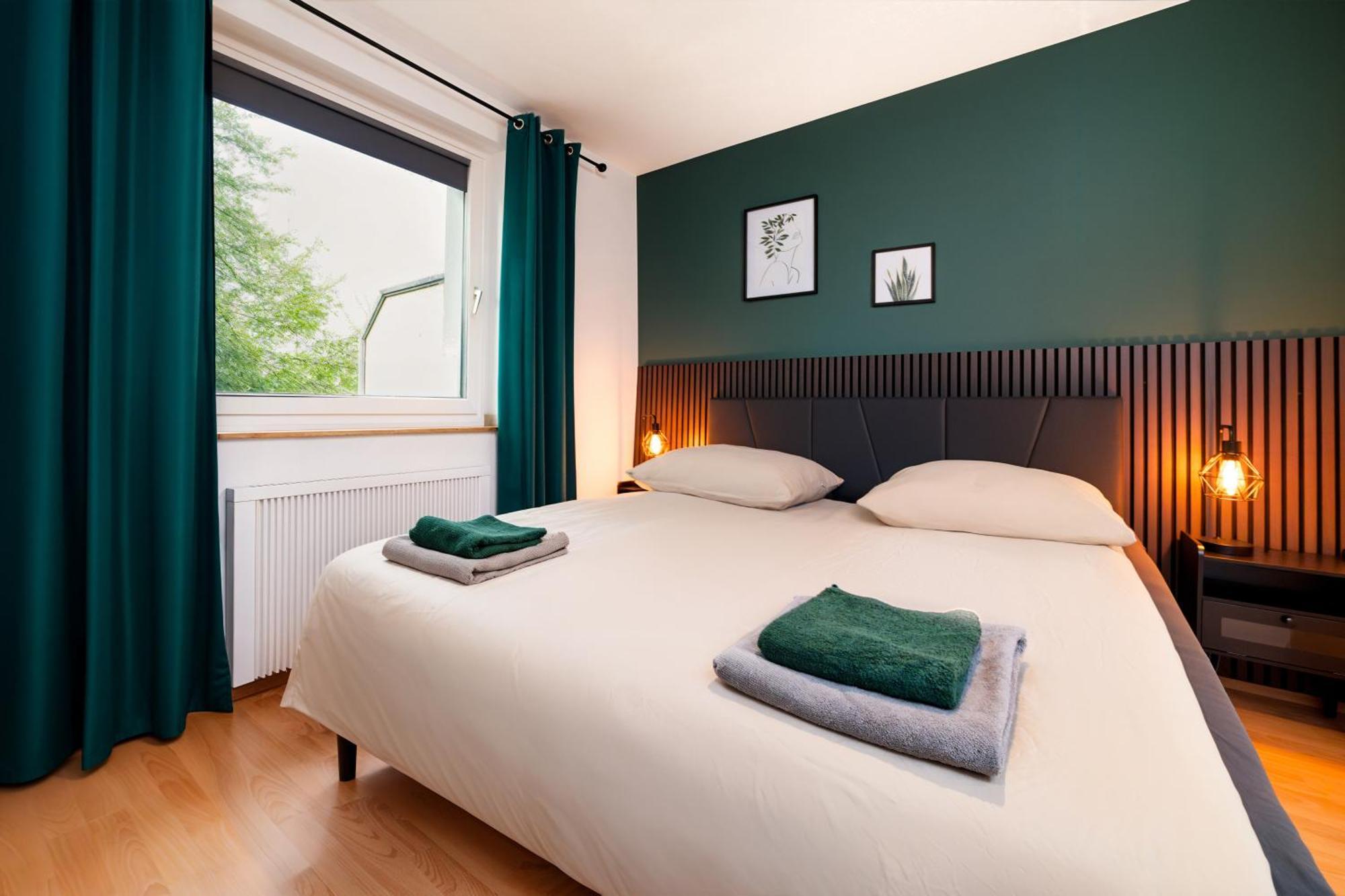 Smart Home - Essen - Perfect For 5 Guests! Central - Balcony - Netflix - Free Parking Zone エクステリア 写真