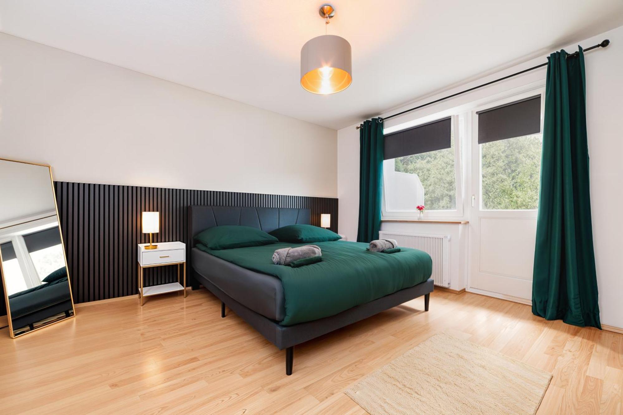 Smart Home - Essen - Perfect For 5 Guests! Central - Balcony - Netflix - Free Parking Zone エクステリア 写真