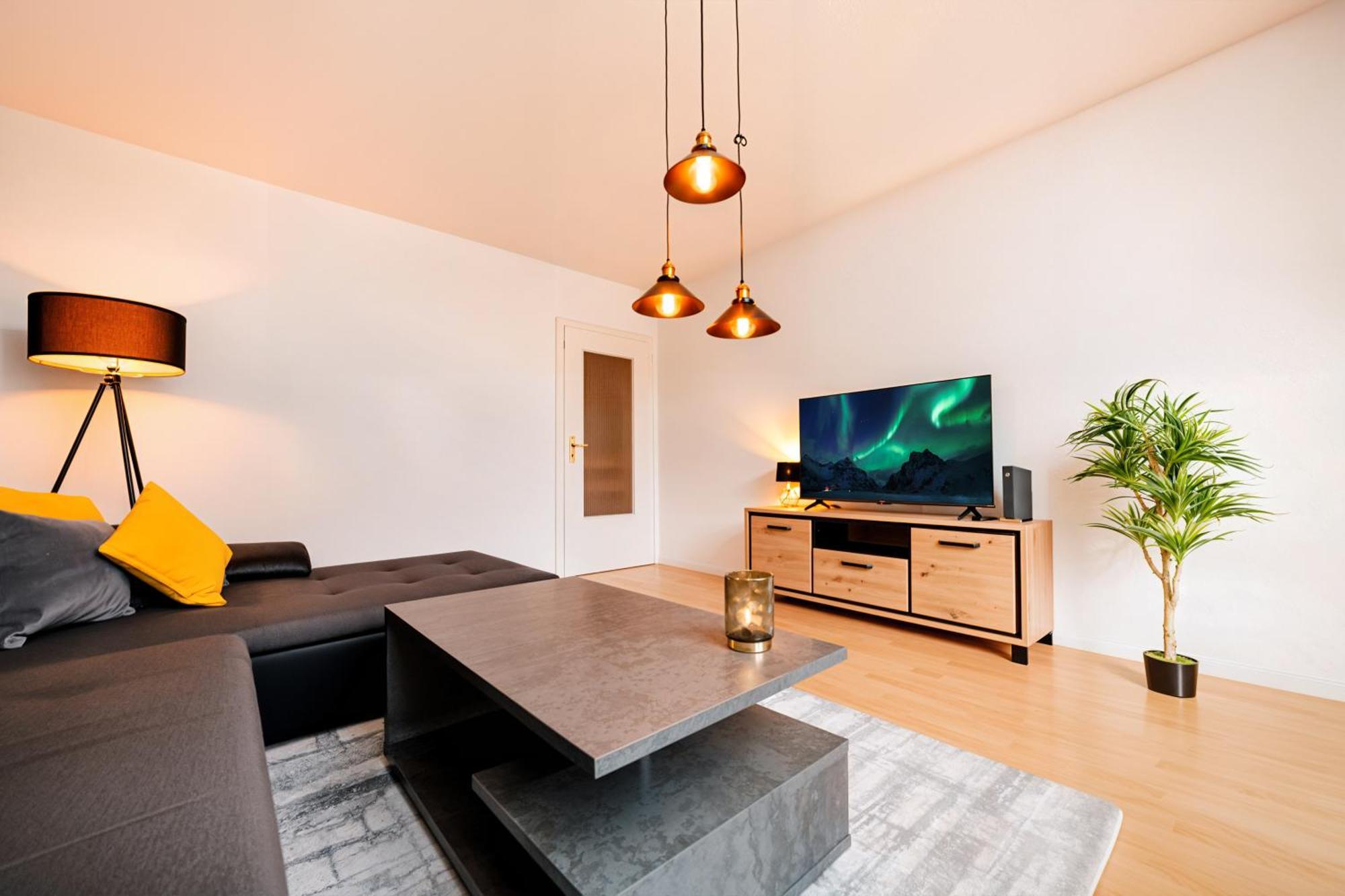 Smart Home - Essen - Perfect For 5 Guests! Central - Balcony - Netflix - Free Parking Zone エクステリア 写真